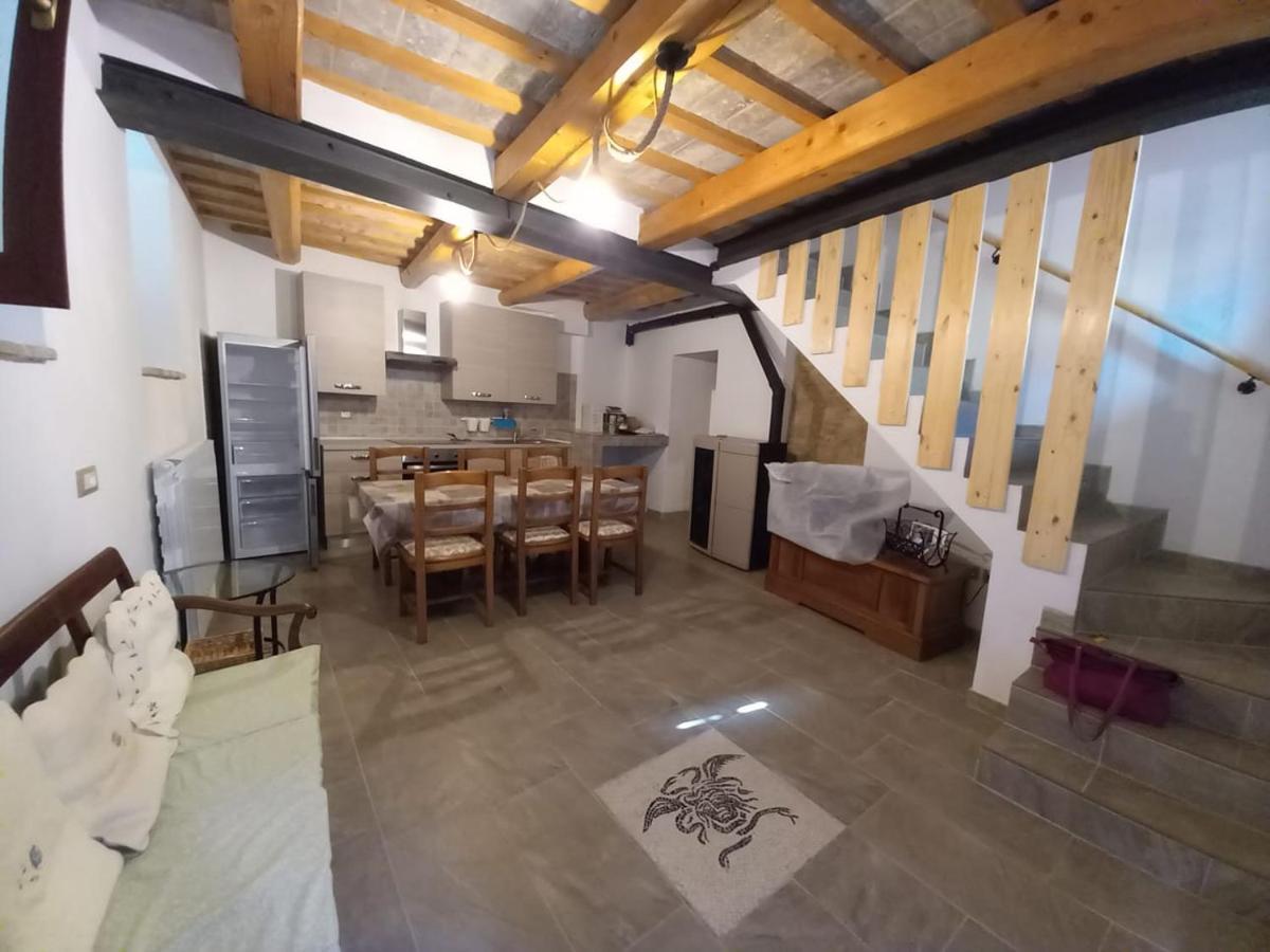 הוילה Castelleone di Suasa Casa Borgo Fonte מראה חיצוני תמונה