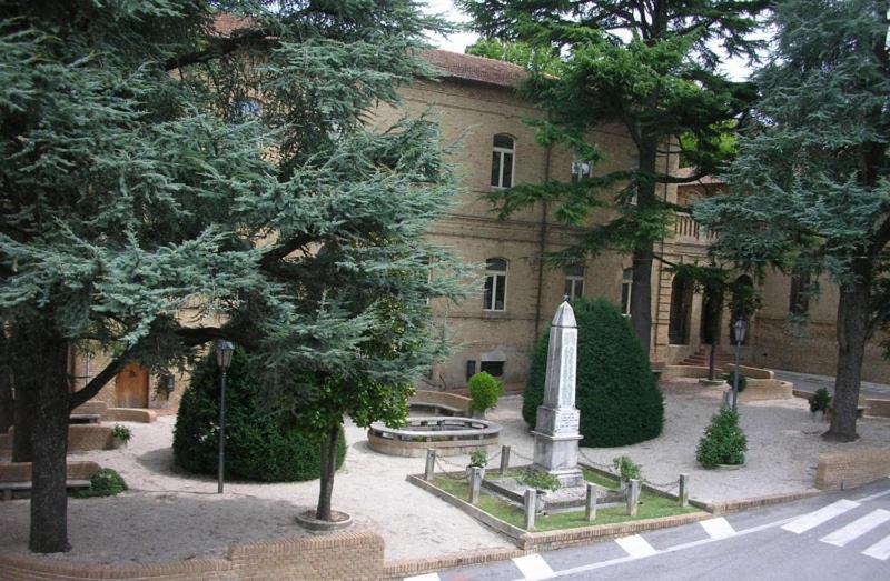 הוילה Castelleone di Suasa Casa Borgo Fonte מראה חיצוני תמונה