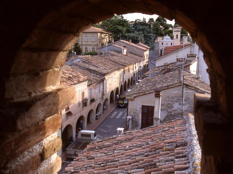 הוילה Castelleone di Suasa Casa Borgo Fonte מראה חיצוני תמונה