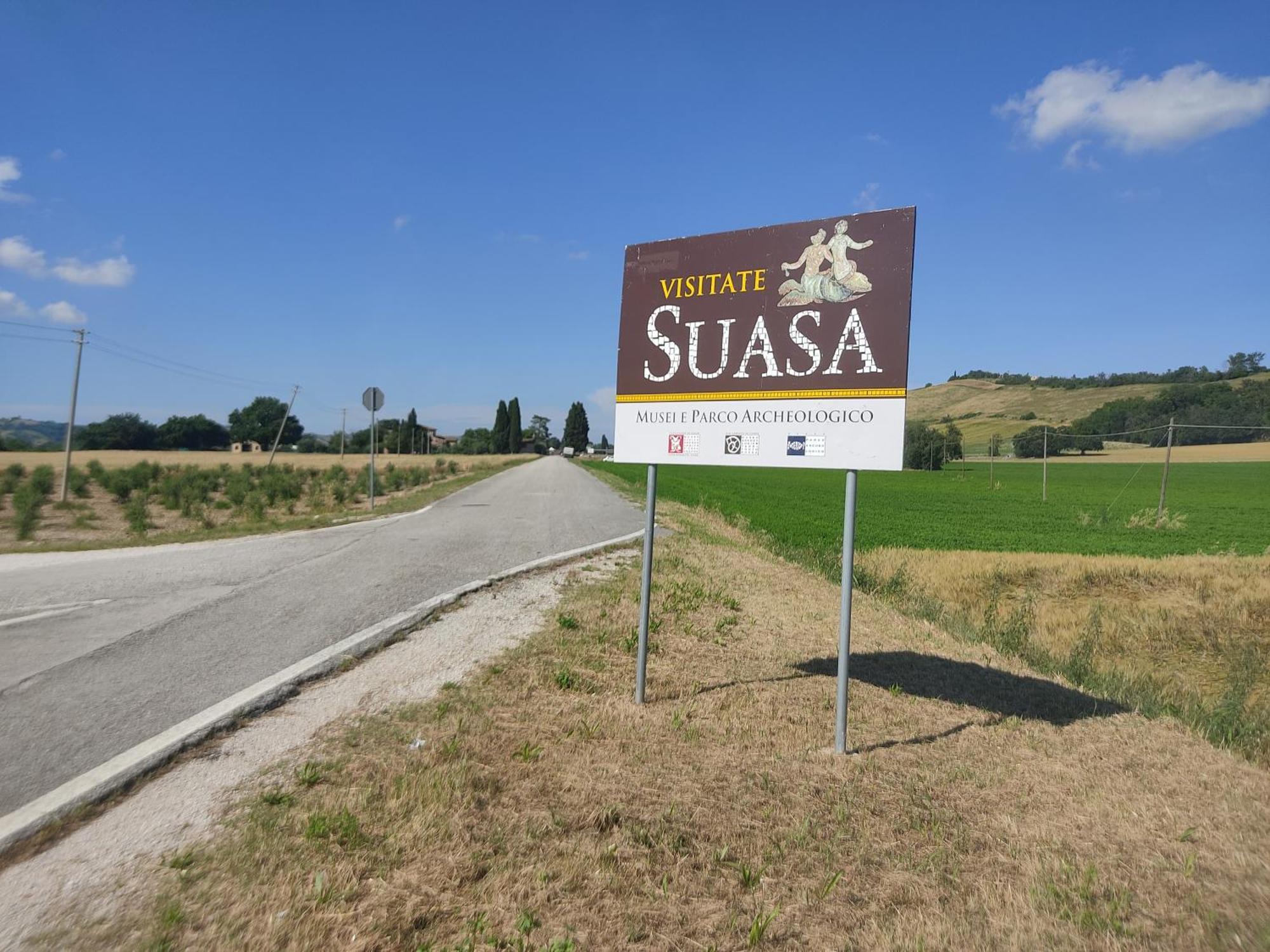 הוילה Castelleone di Suasa Casa Borgo Fonte מראה חיצוני תמונה